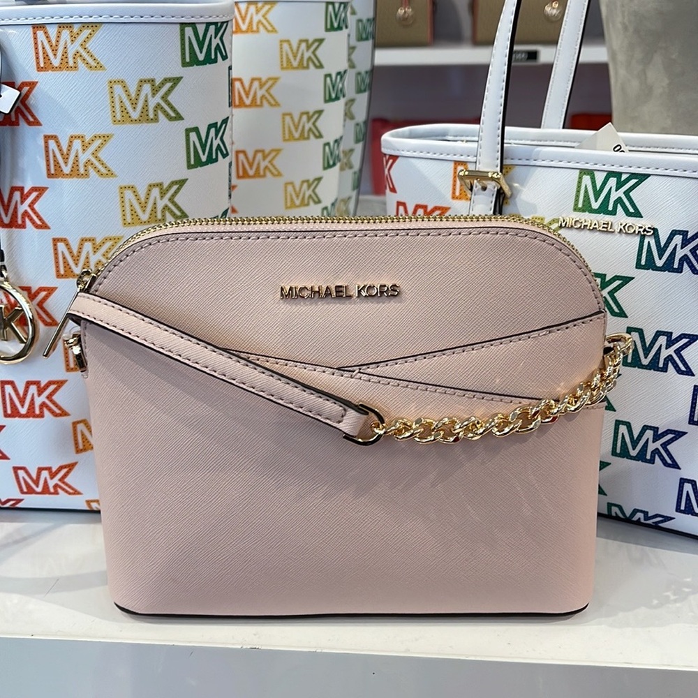 MICHAEL KORS
Jet Set Travel Medium Dome Crossbody Bag
Powder Blush 
NWT - Picture 11 of 16